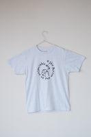 網中いづる　Tシャツ「a shy person and an unsociable dog」